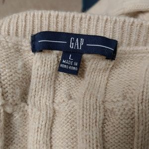 GAP Women's Sweater Size Large Very Soft!